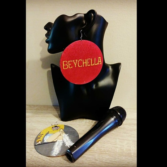 "Beychella" Earrings - Picture 2 of 8